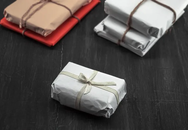 parcel, packaging, gift, paper, rope, pack, mail, wrap, vintage. Gestire i resi: termini, rimborso e rimessa in magazzino